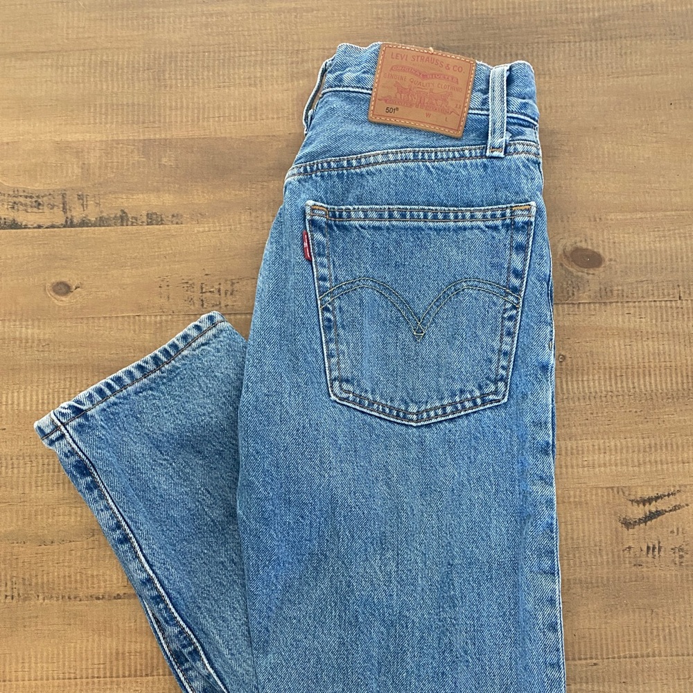 LEVI 501 Wedgies size 24